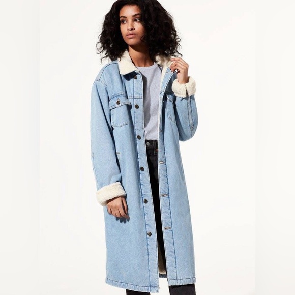 Aritzia Jackets & Blazers - Golden by TNA Sherpa Jean jacket in XXS